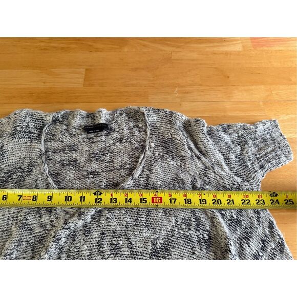 BCBG MaxAzria white/grey lagenlook oversized marled dolman sweater Size S/M - Picture 8 of 10